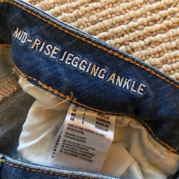 American Eagle Mid-Rise Jegging - Picture 2 of 3